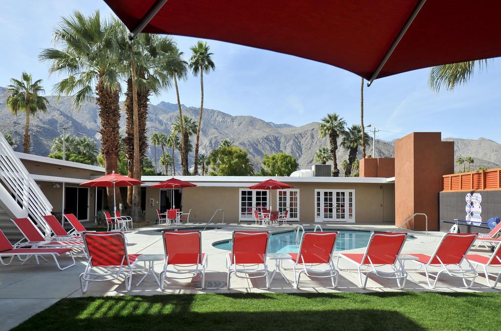 Bearfoot Inn - Clothing Optional Hotel For Gay Men Palm Springs Exterior photo